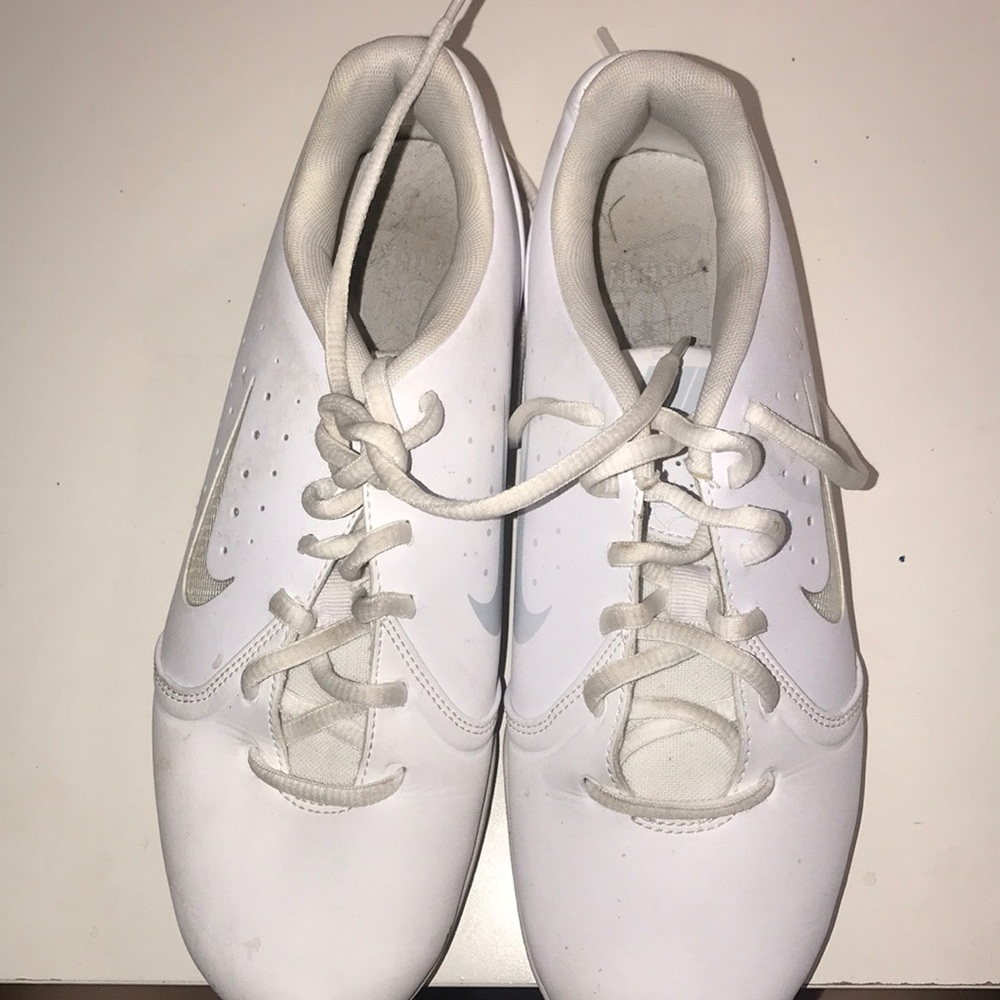 Cheer shoes
